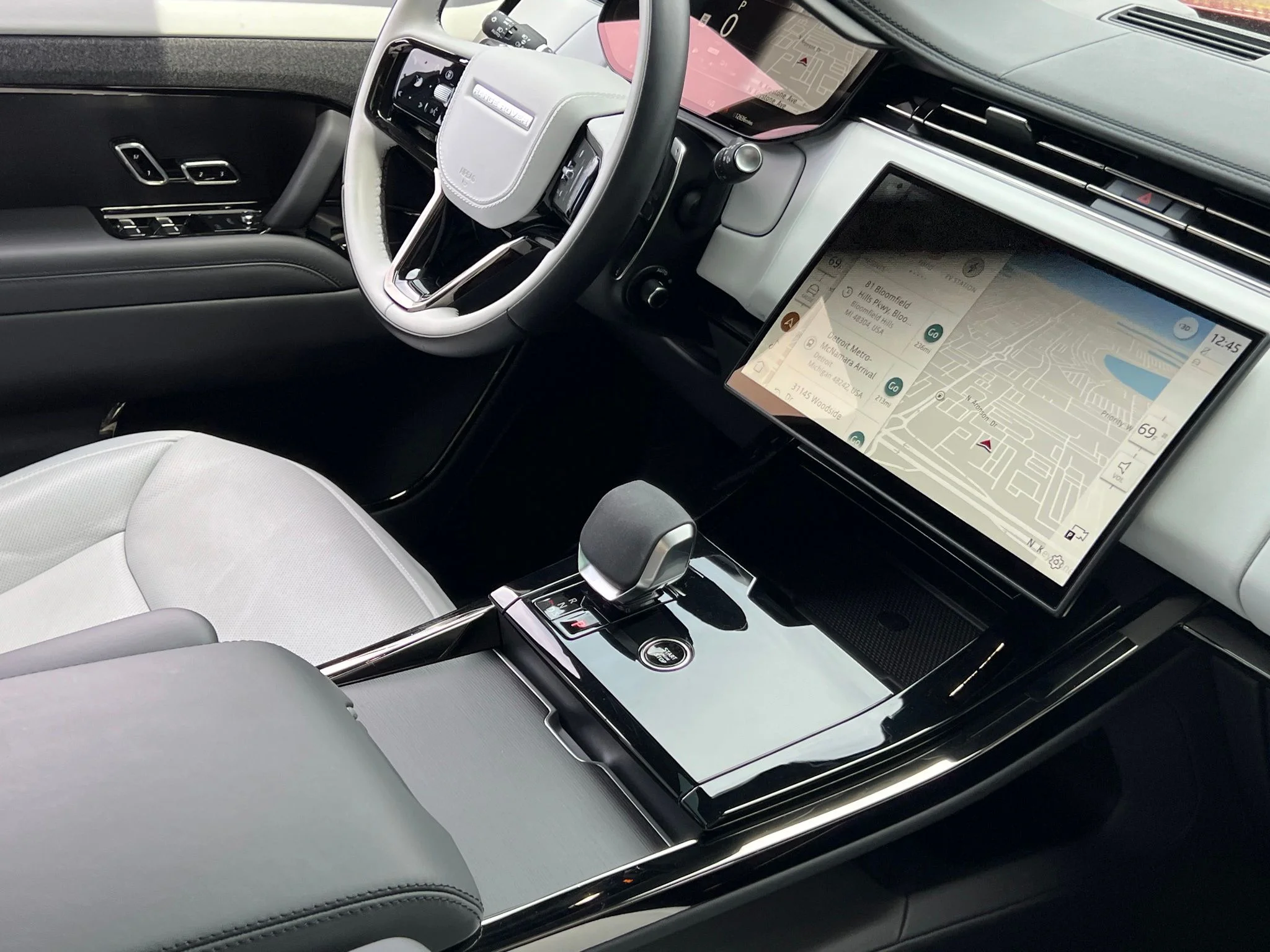 Used 2025 Red Land Rover Autobiography image 35