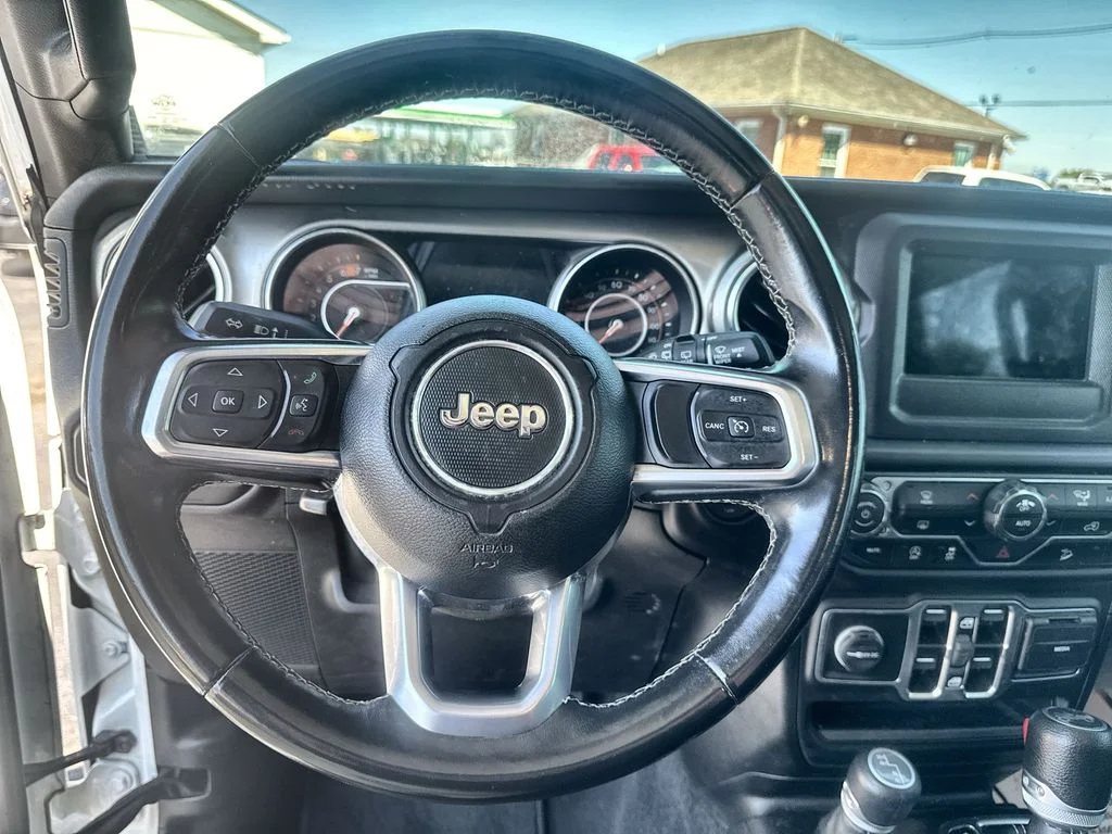 Used 2020 White Jeep Unlimited Sahara image 14