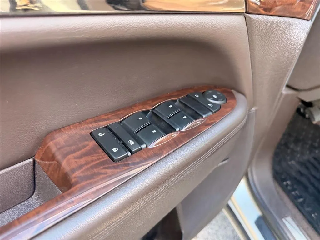 Used 2015 Gold Buick Leather Group image 9