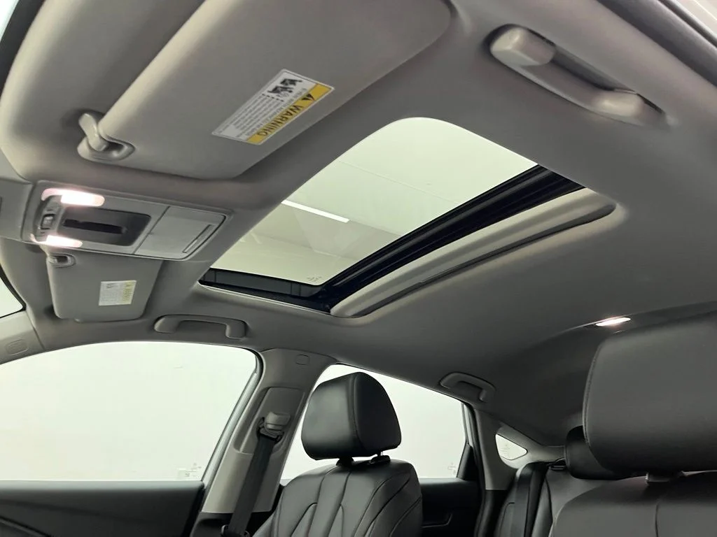 Used 2023 White Acura Base image 30