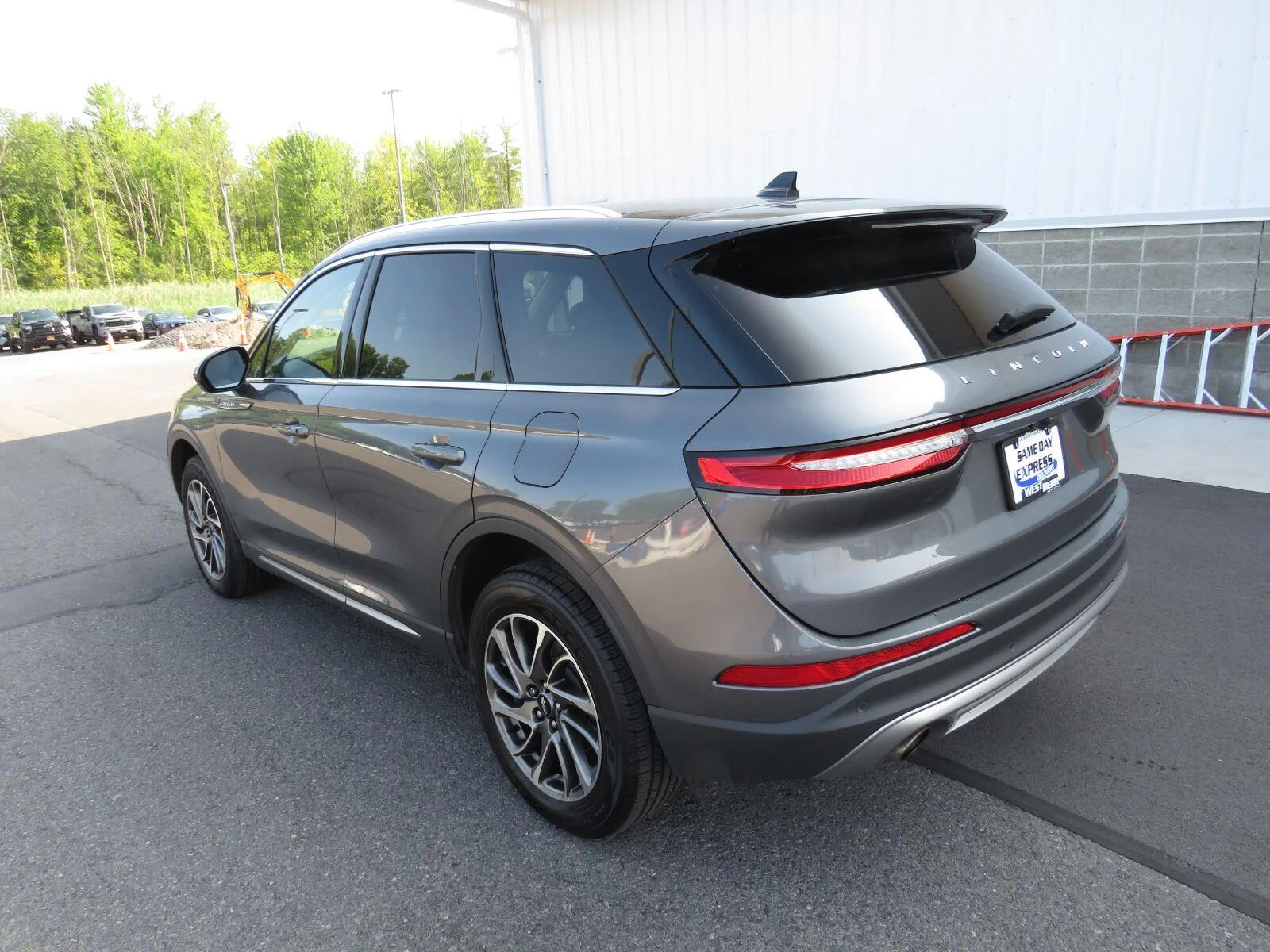 Used 2022 Asher Gray Met Cc Lincoln Standard image 15