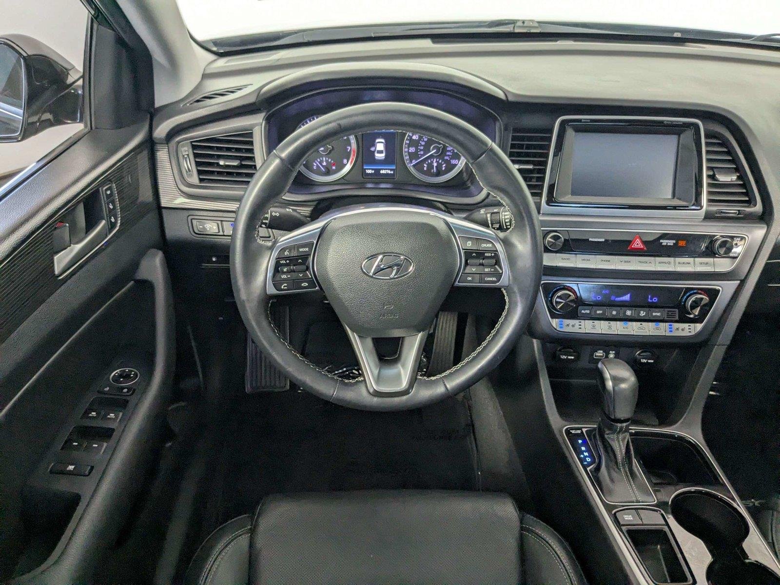 Used 2018 Phantom Black Hyundai Limited image 38