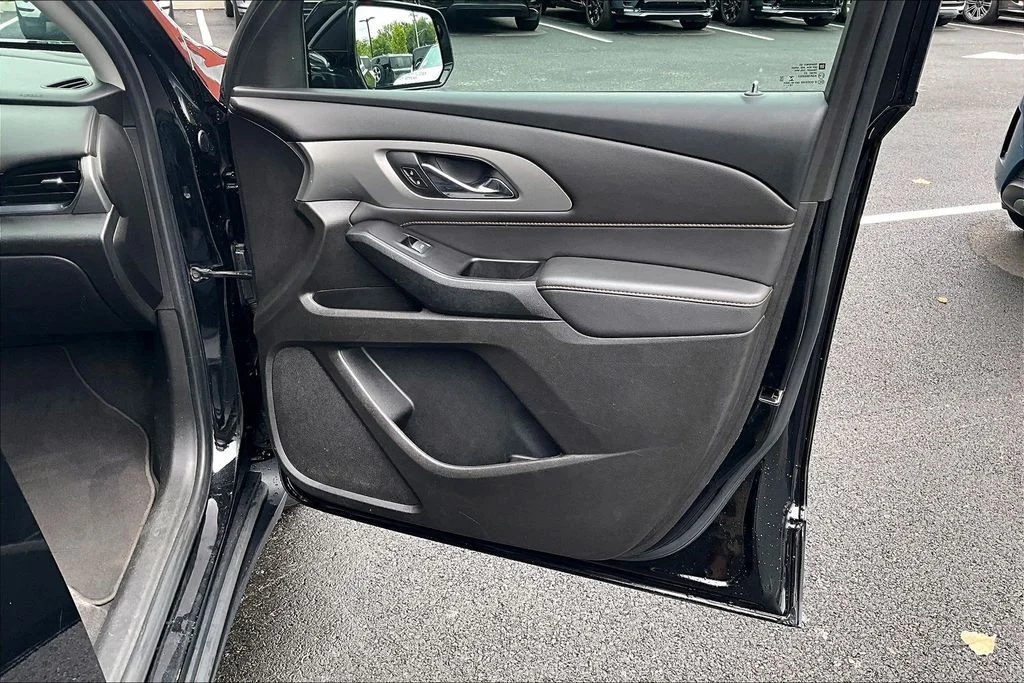 Used 2020 Black Chevrolet LS image 19