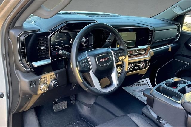Used 2023 Silver GMC Elevation image 10