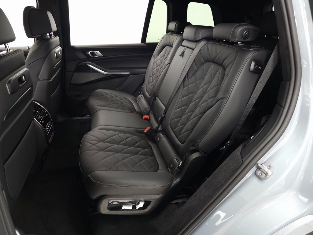 Used 2026 Gray Metallic BMW xDrive40i image 30