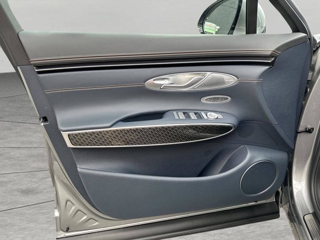 New 2026 Silver Genesis 3.5T SPORT PRESTIGE image 14