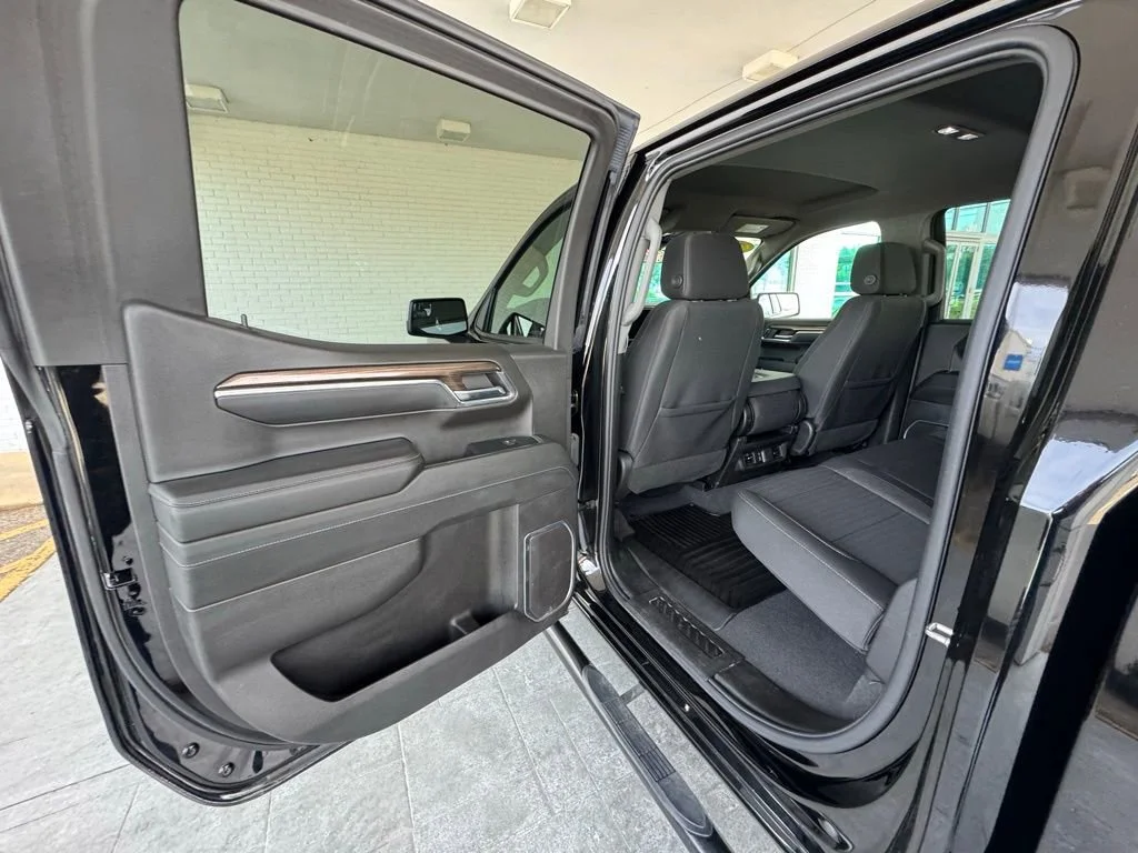 Used 2024 Black Chevrolet LT (2FL) image 20