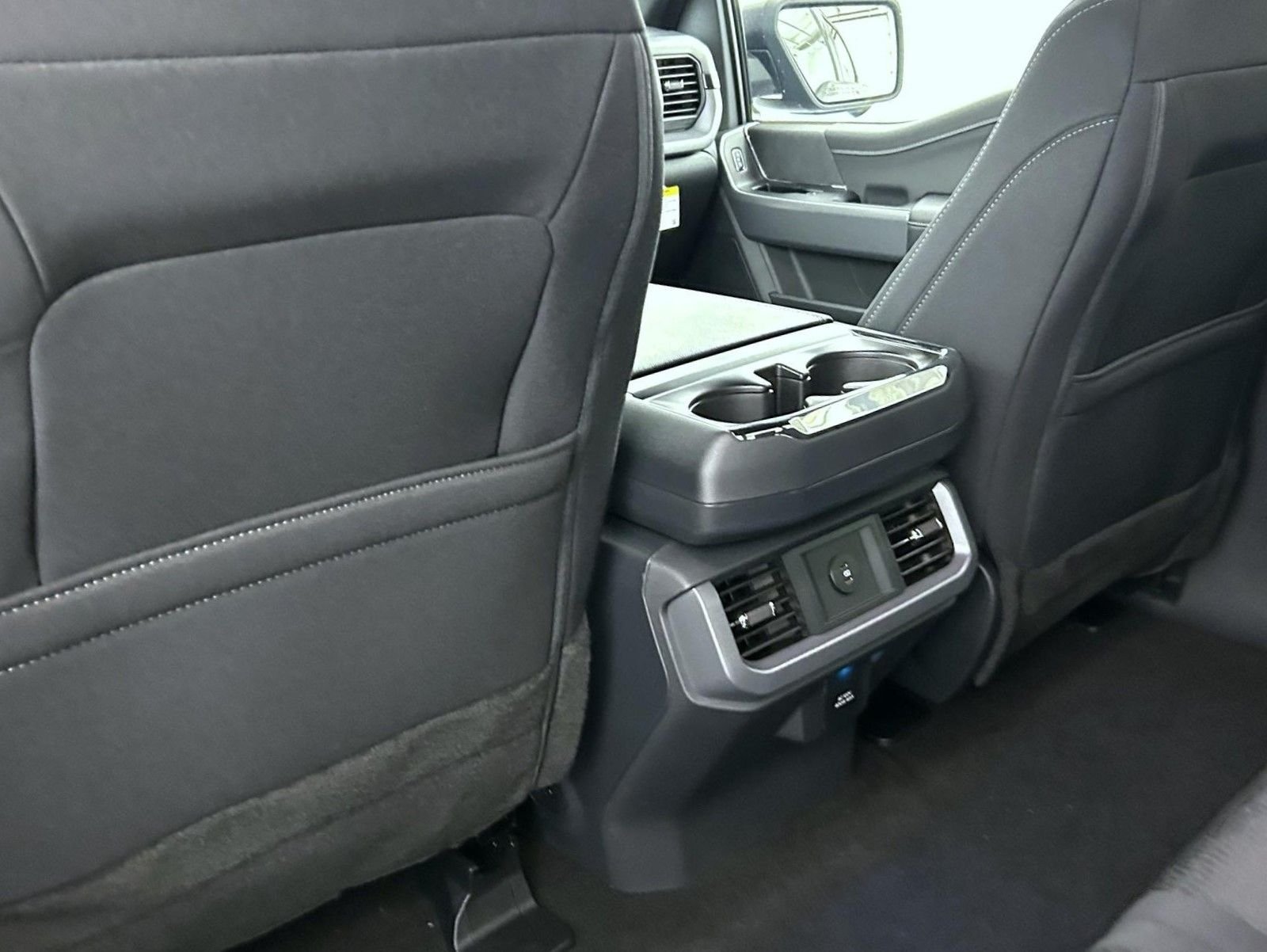 New 2026 Agate Black Metallic Ford XLT image 21