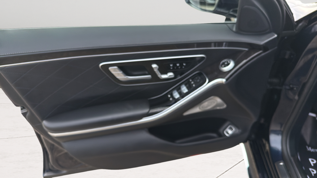 Used 2024 Blue Mercedes-Benz S 580 image 10
