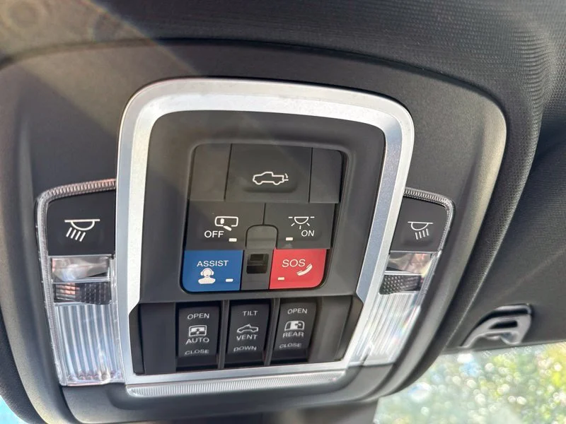 Used 2019 Black Ram Laramie image 39