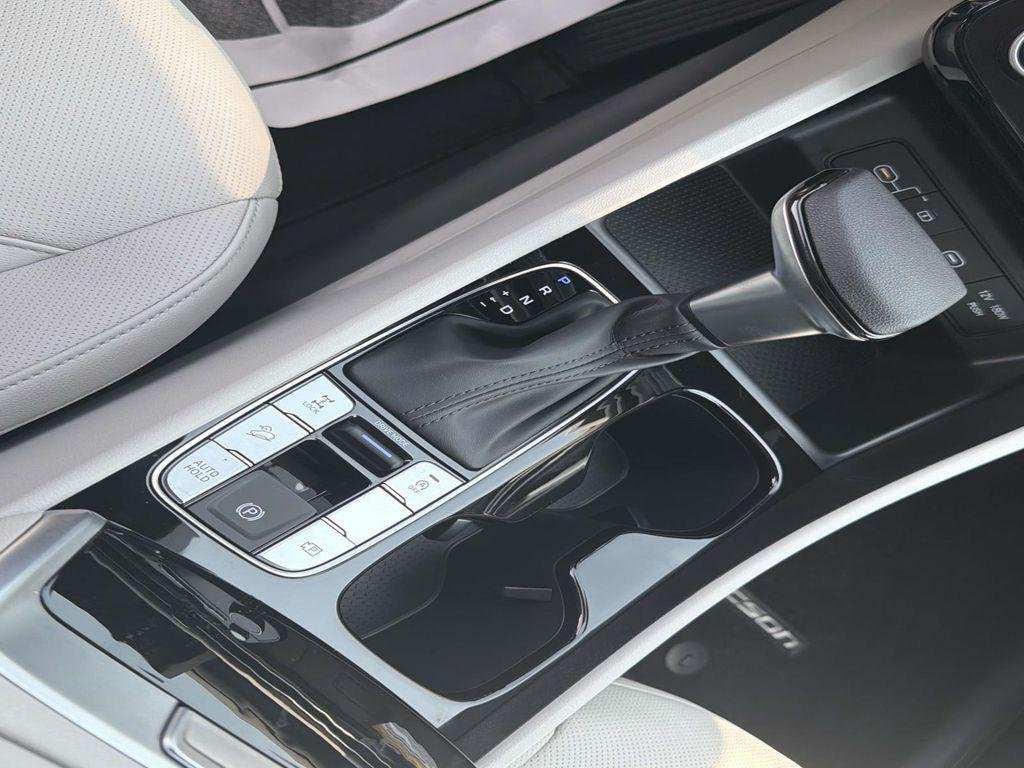 New 2026 White Hyundai SEL Plus AWD image 4