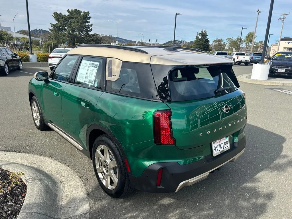 Certified Used 2026 Green MINI Signature Plus image 3