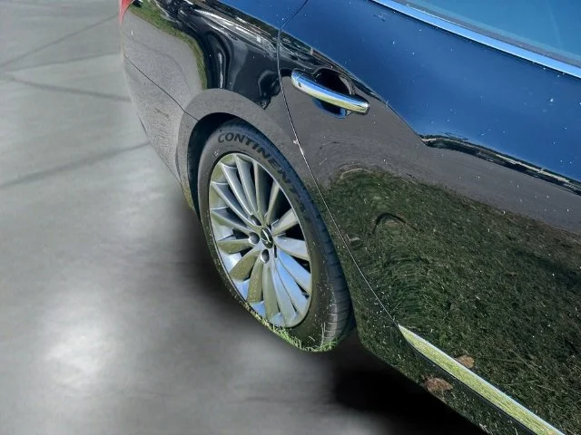 Used 2015 Black Hyundai Signature image 10