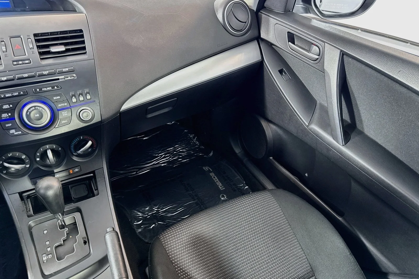 Used 2013 Black Mica Mazda i SV image 19