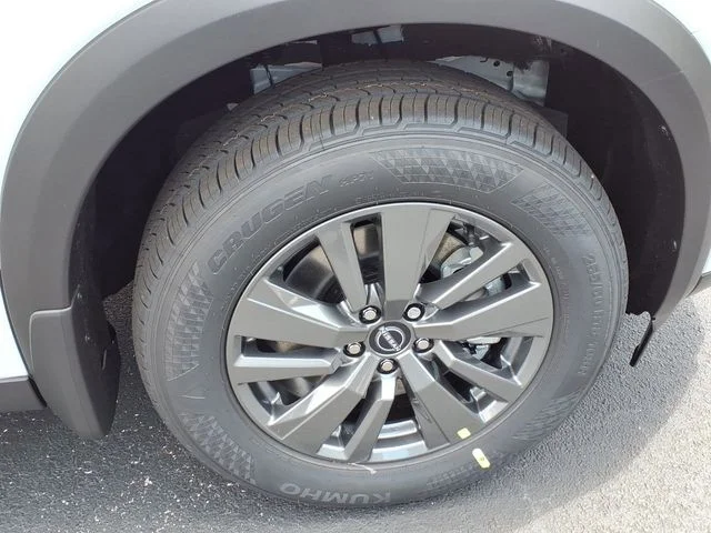 New 2026 Everest White Pearl TriCoat Nissan SV image 8