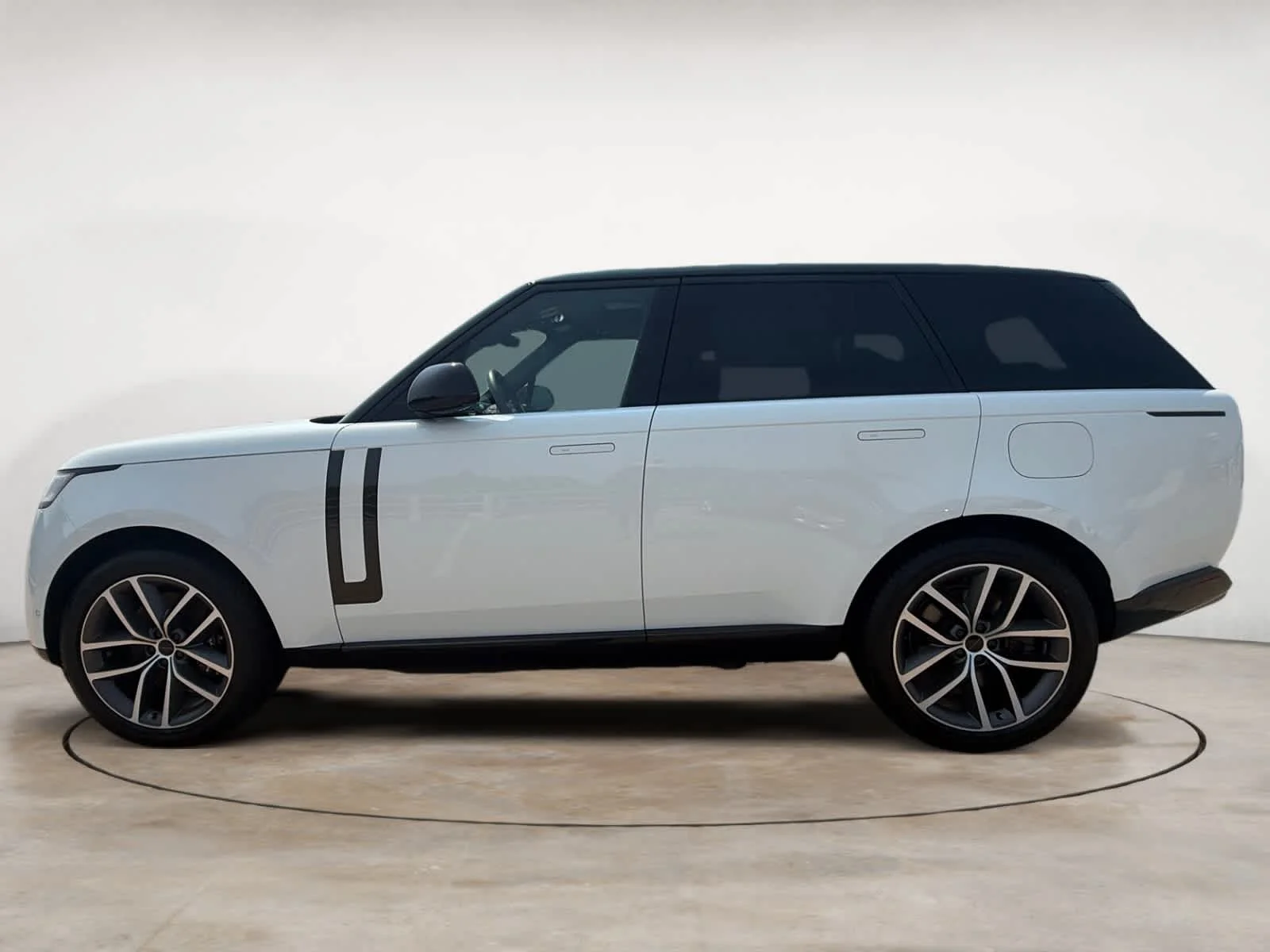New 2026 Fuji White Land Rover P550e SWB image 2