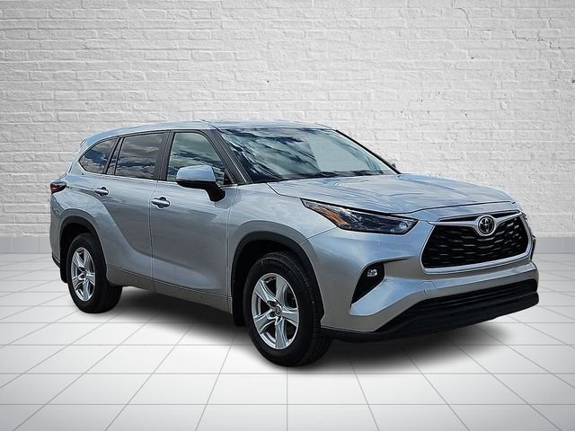 Used 2024 Silver Toyota LE image 6