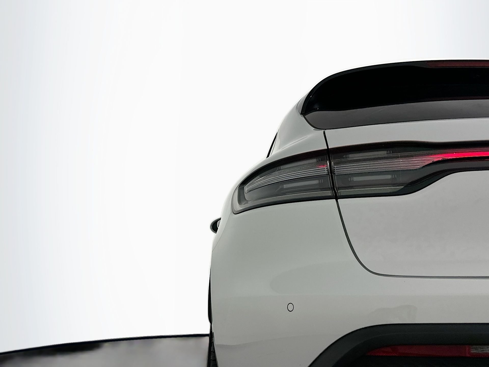 2024 Porsche Macan S - Photo 16