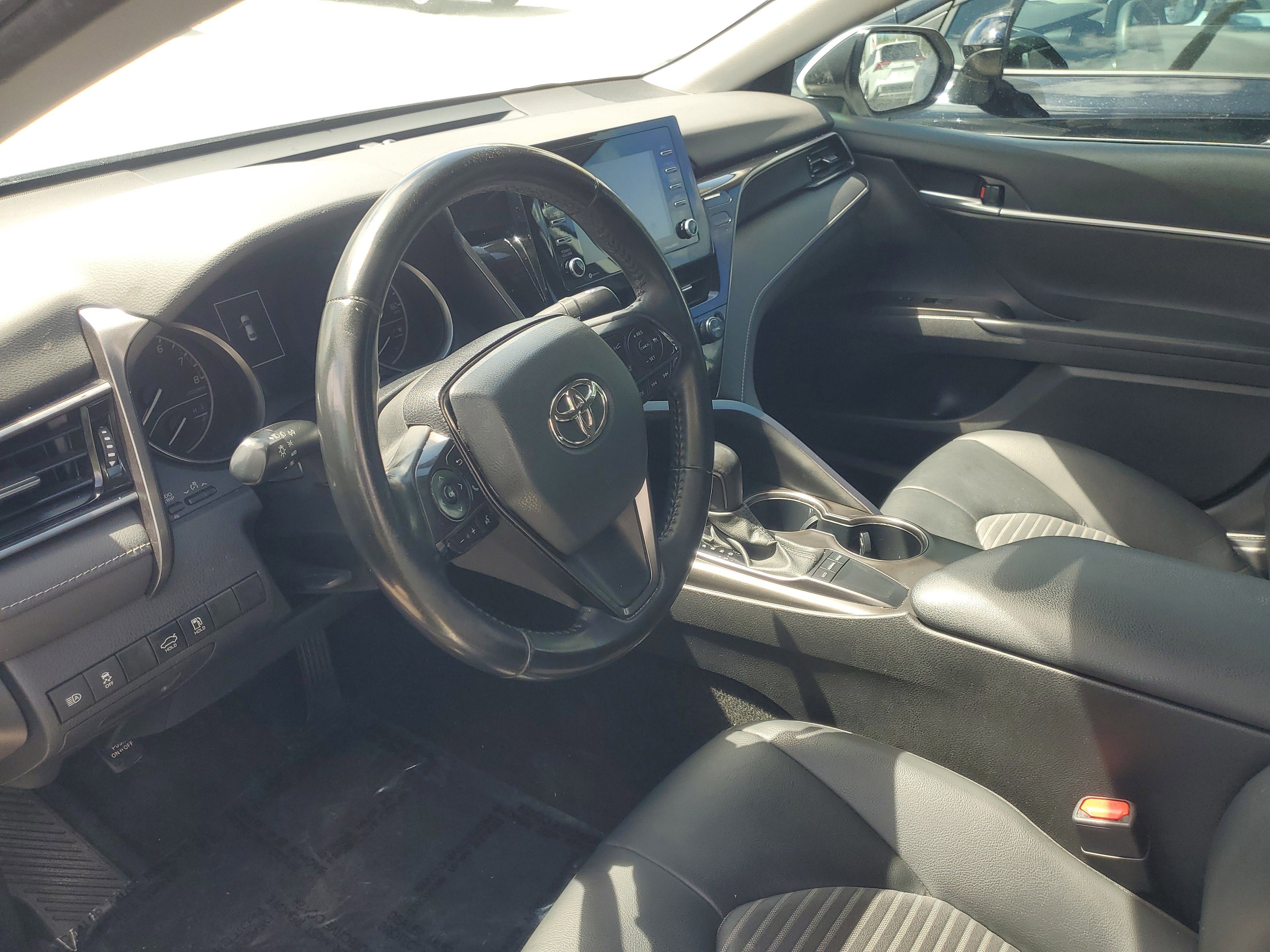 Used 2023 Ice Toyota SE image 16