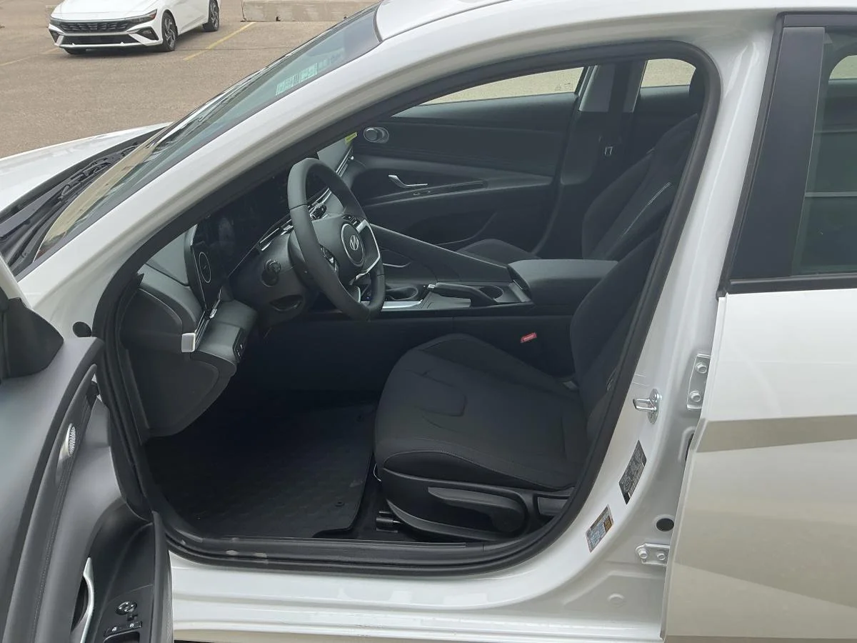 New 2026 White Hyundai Preferred image 18