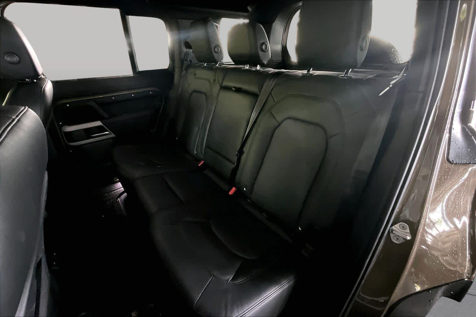 Used 2024 Gondwana Stone Metallic Land Rover S image 18