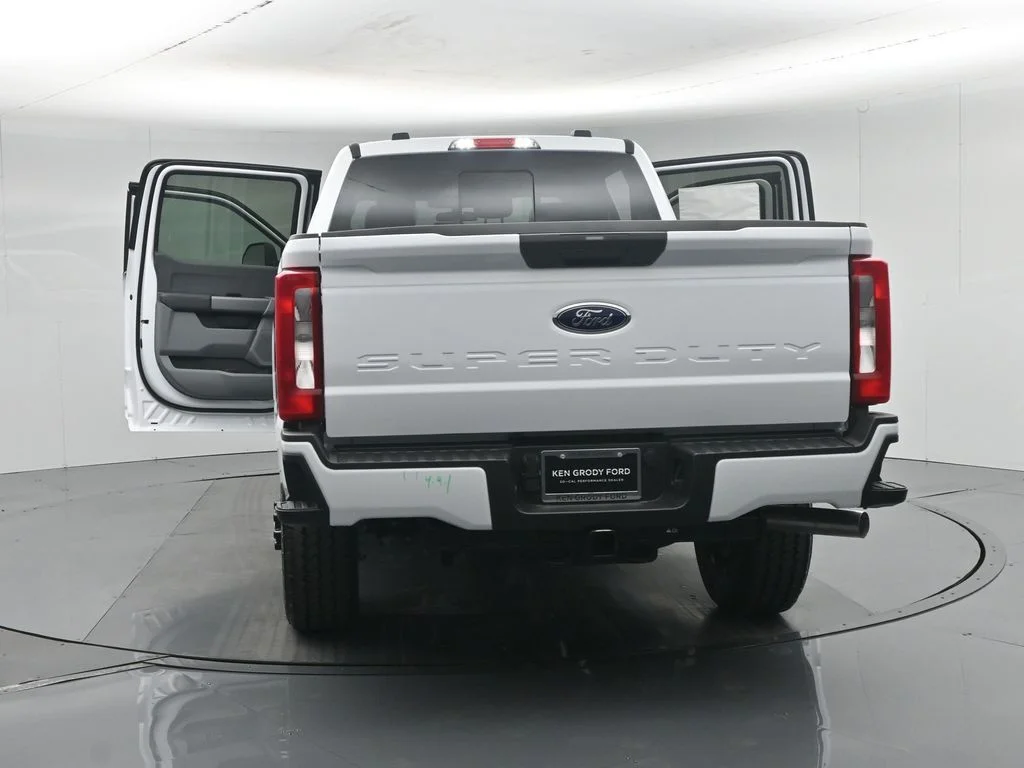 New 2026 Oxford White Ford XL image 30