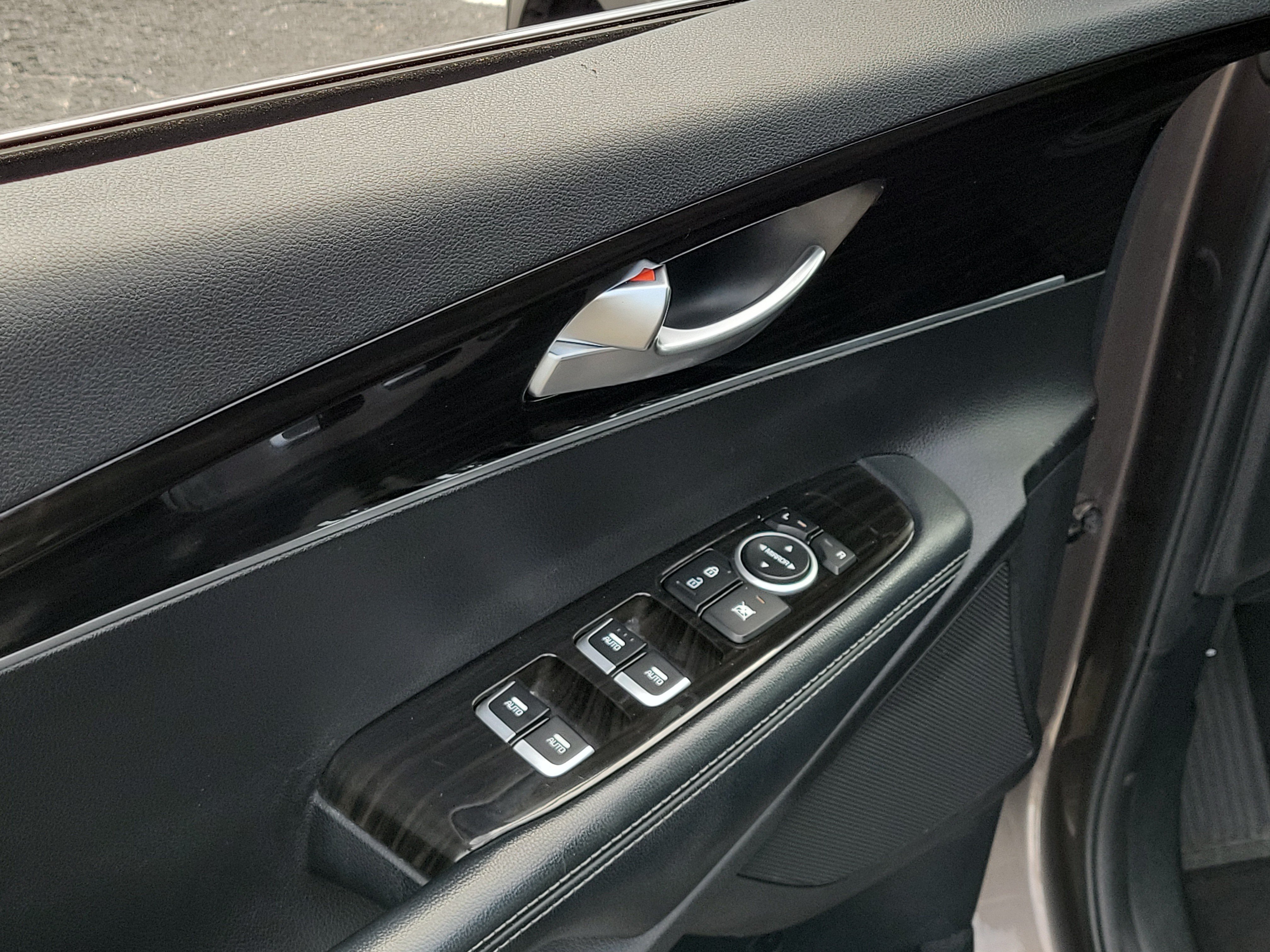 Used 2020 Dragon Brown Kia LX image 19