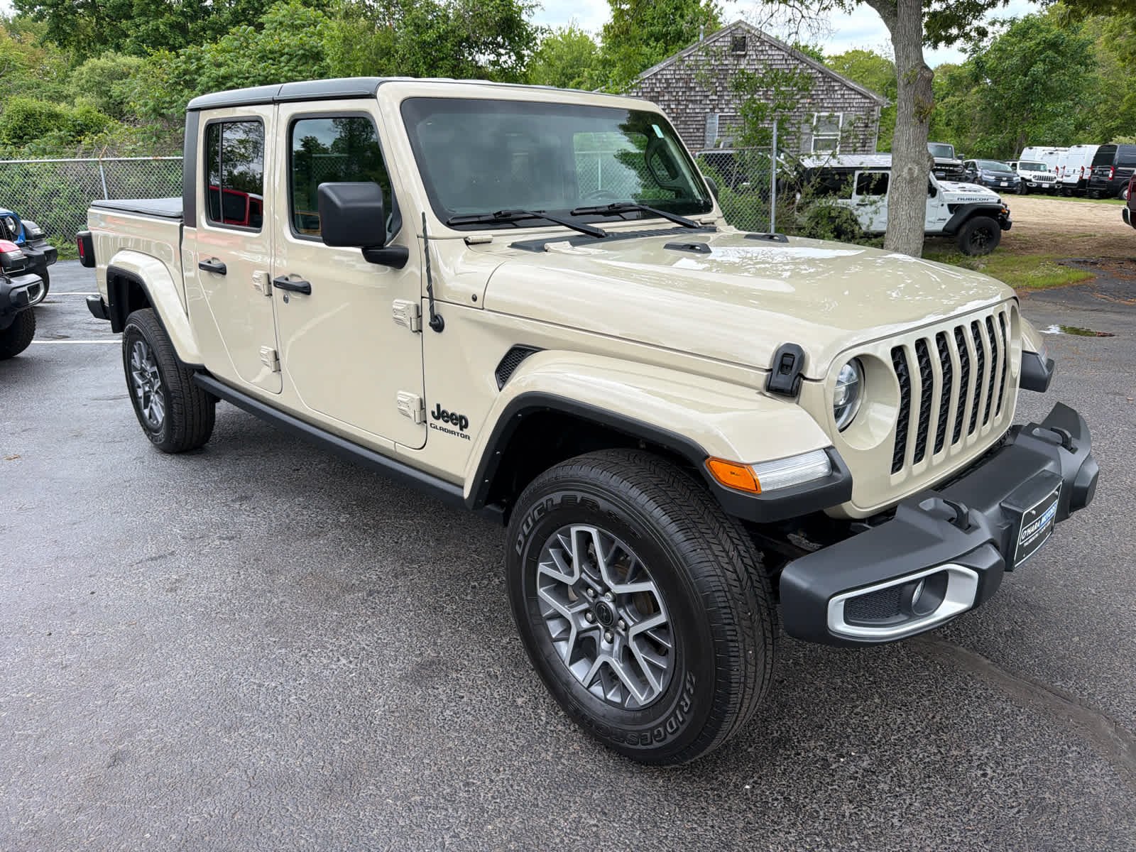 2022 Jeep Gladiator Sport S's photo