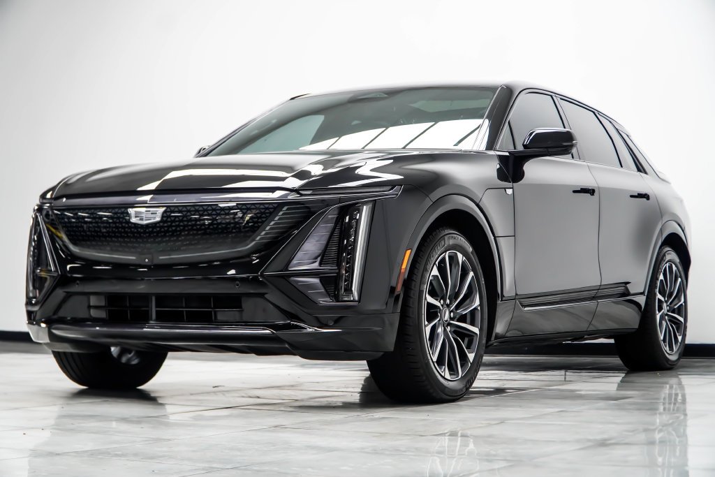 Used 2025 Black Cadillac Sport image 12