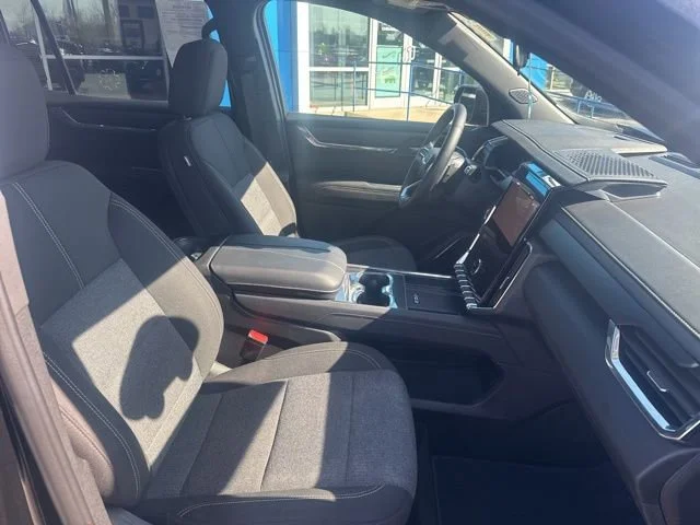 2025 GMC Acadia Elevation - Photo 11
