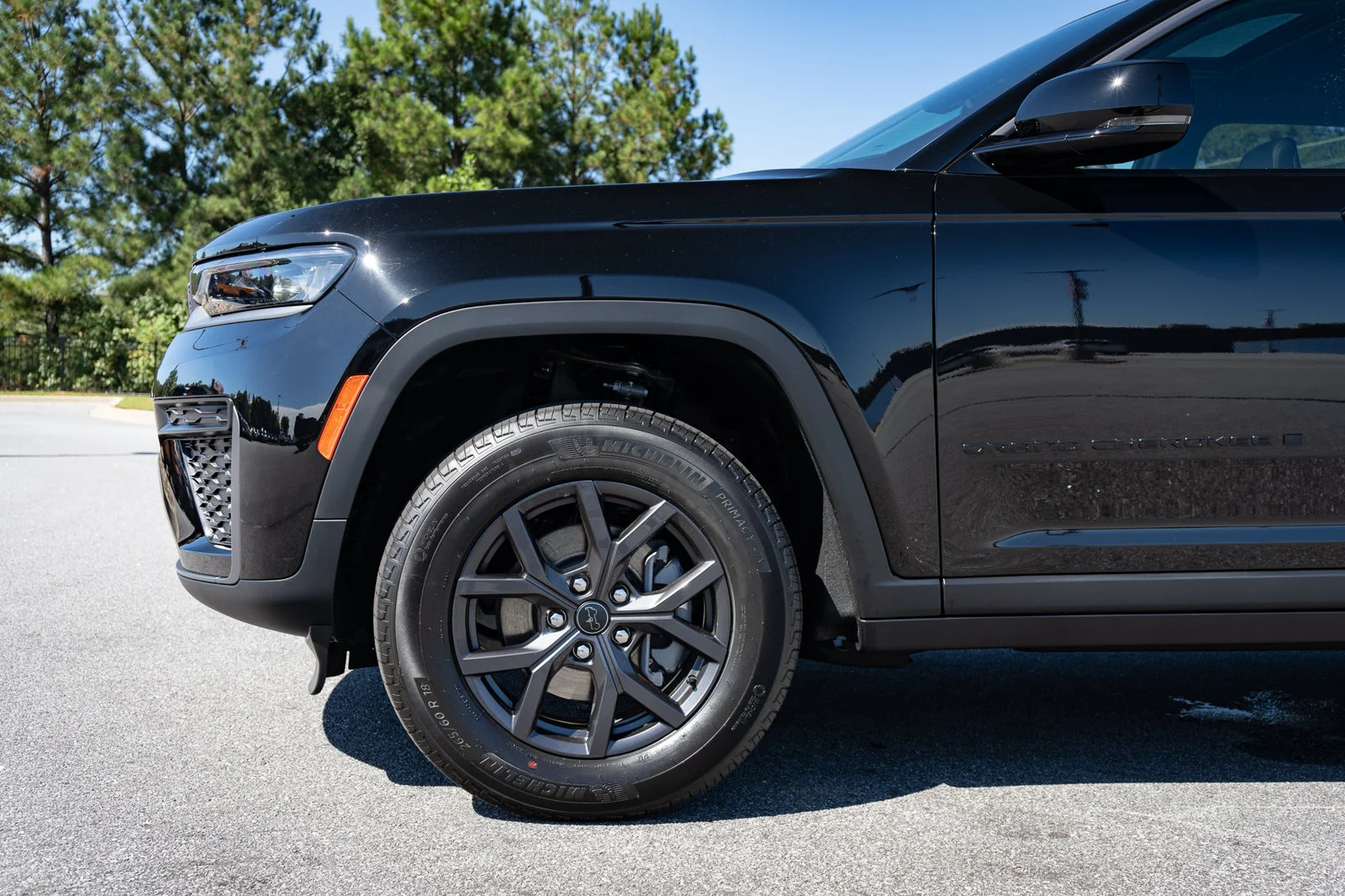 New 2027 High-Gloss Black Paint Jeep Altitude image 4