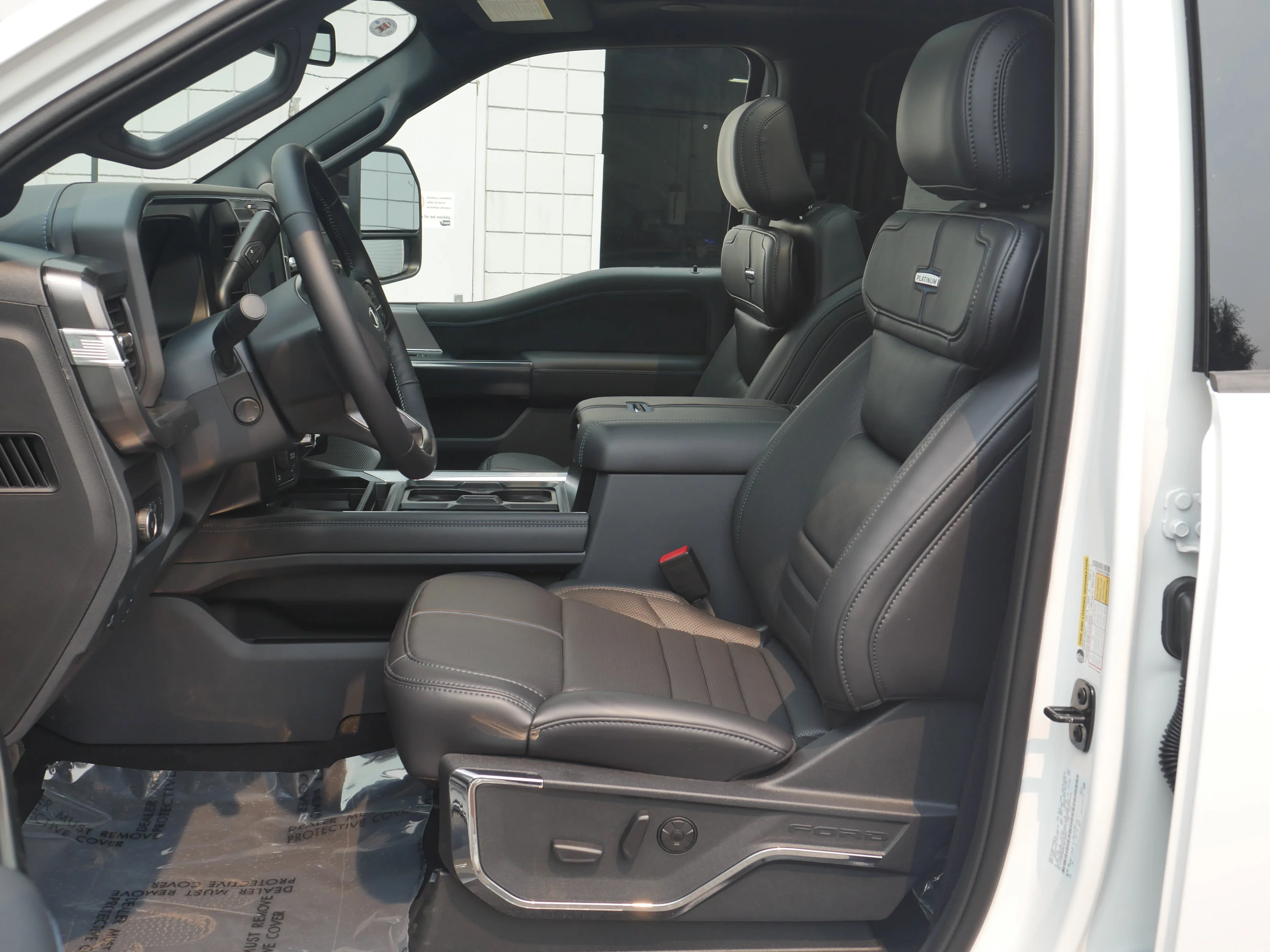 New 2026 Star White Metallic Tri-Coat Ford Platinum image 3