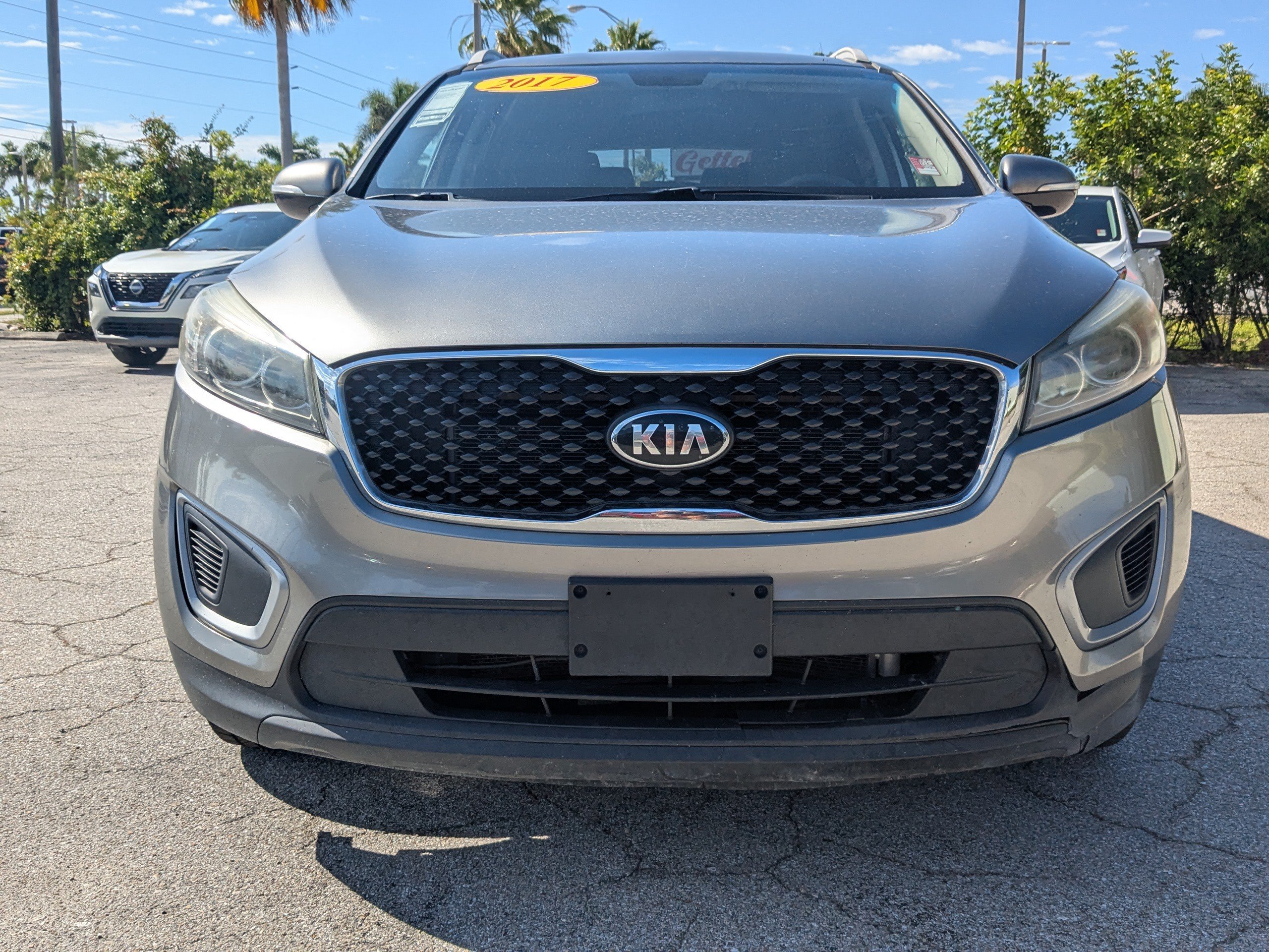 Used 2017 Titanium Silver Kia LX V6 image 9