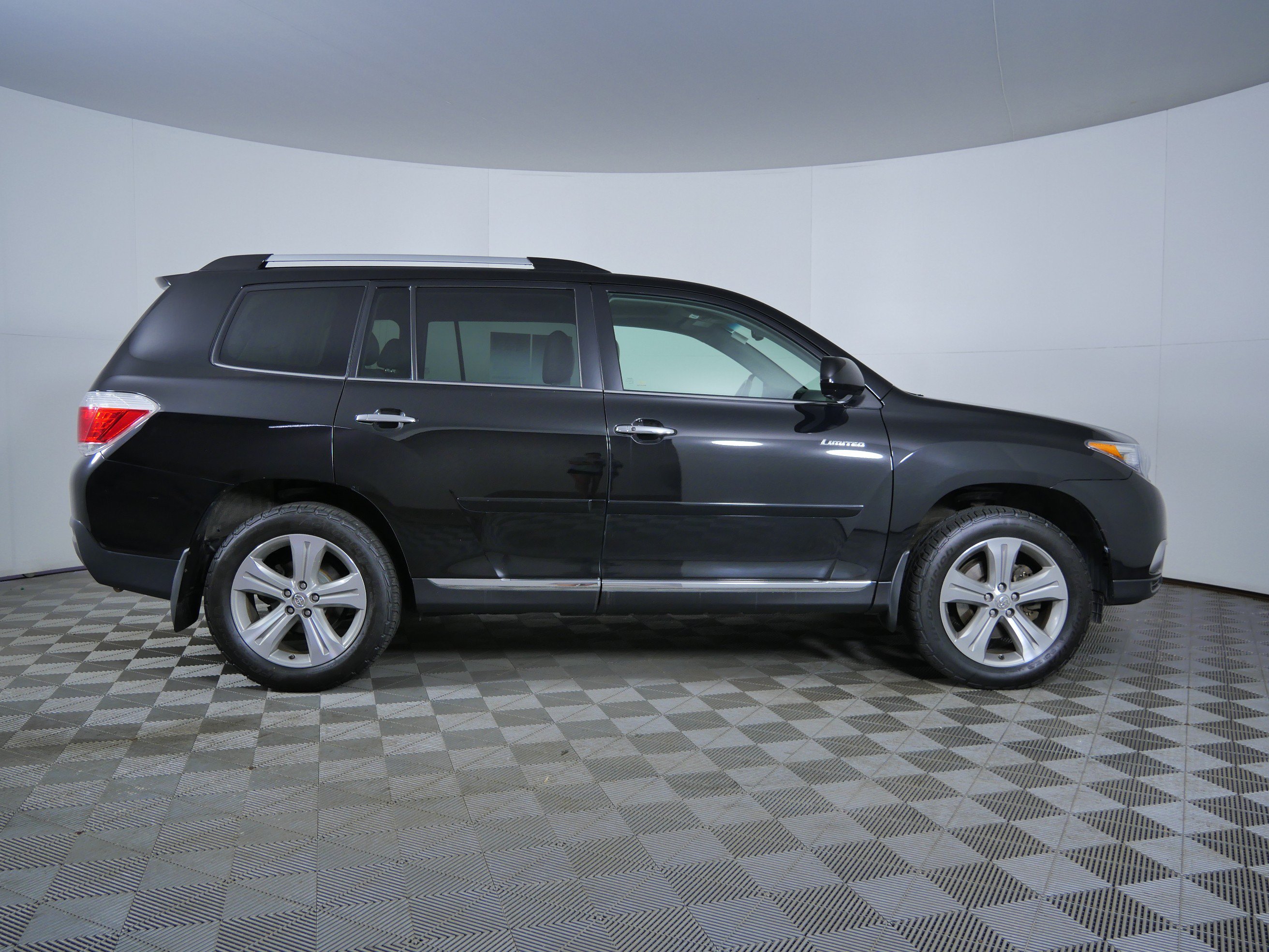 Used 2013 Black Toyota Limited image 8