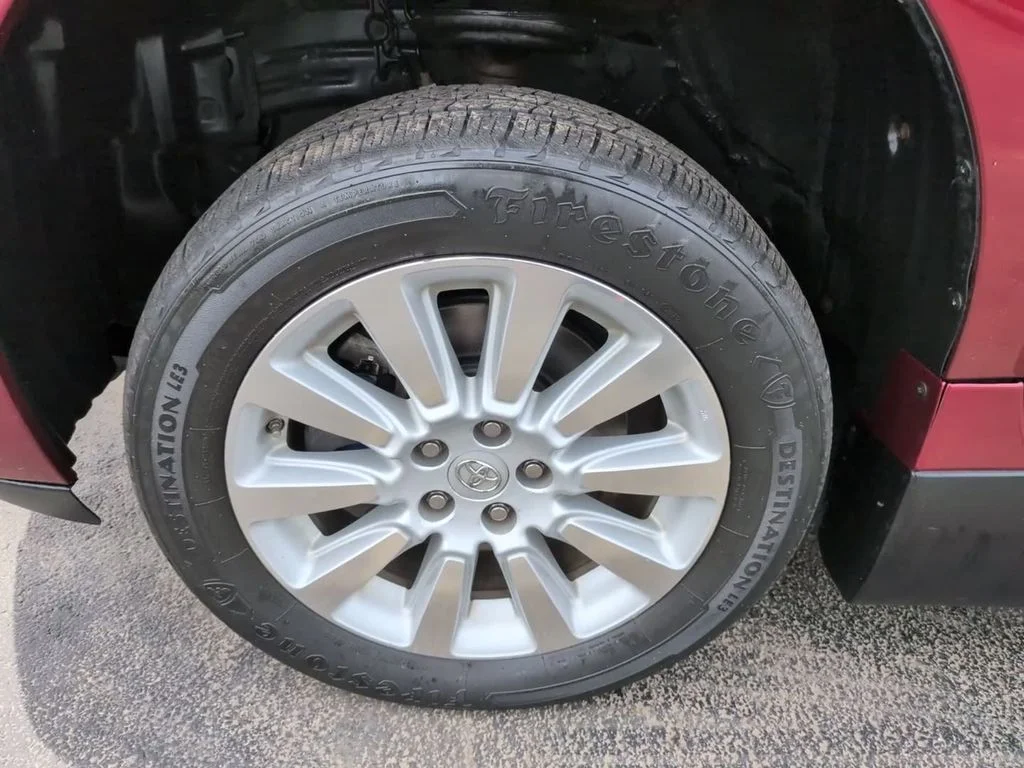 Used 2015 Red Toyota Limited Premium image 11