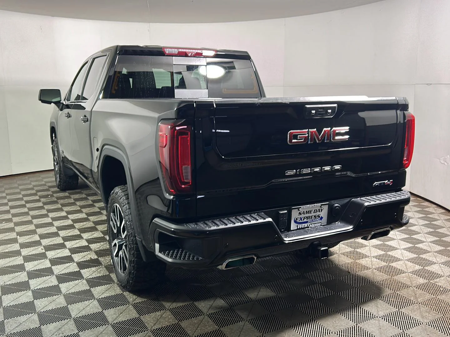 Used 2024 Onyx Black GMC AT4 image 10