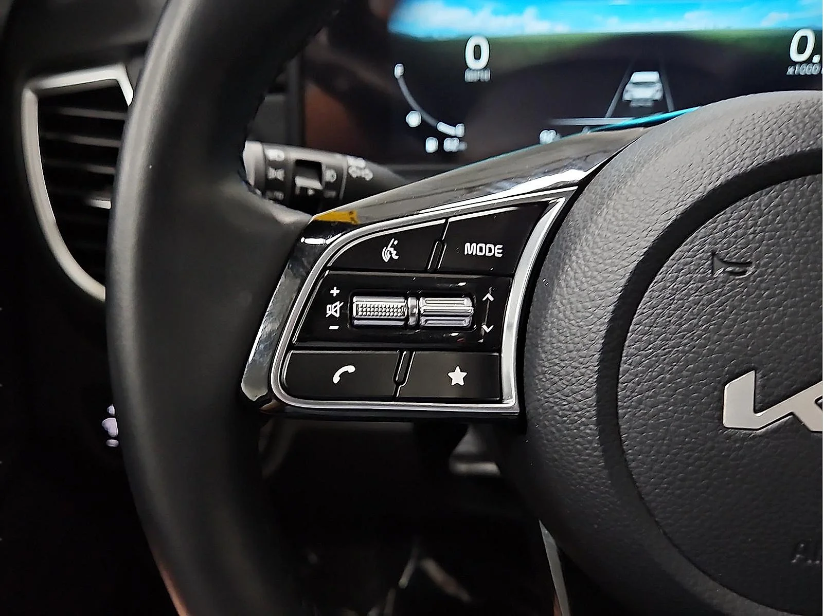 Used 2025 Fusion Black Kia EX image 15