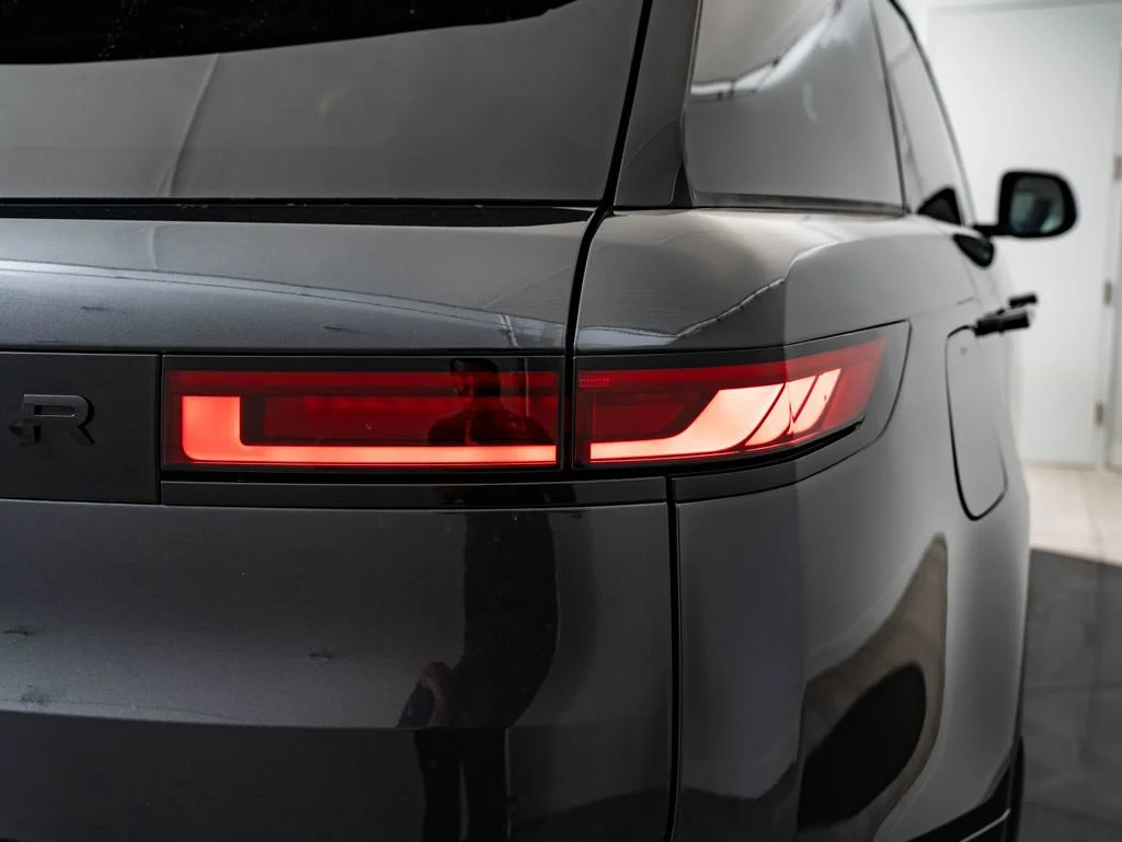 New 2026 Carpathian Grey Land Rover SE image 9