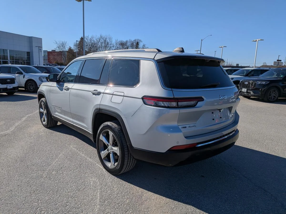 Used 2021 Silver Jeep Limited image 8