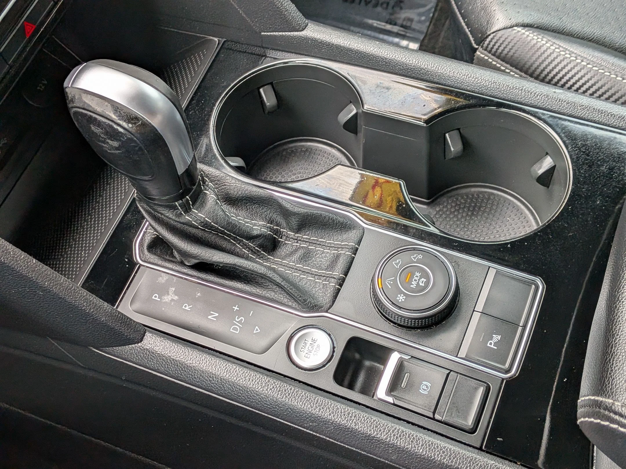 2022 Volkswagen Atlas Cross Sport SE w/Tech - Photo 24