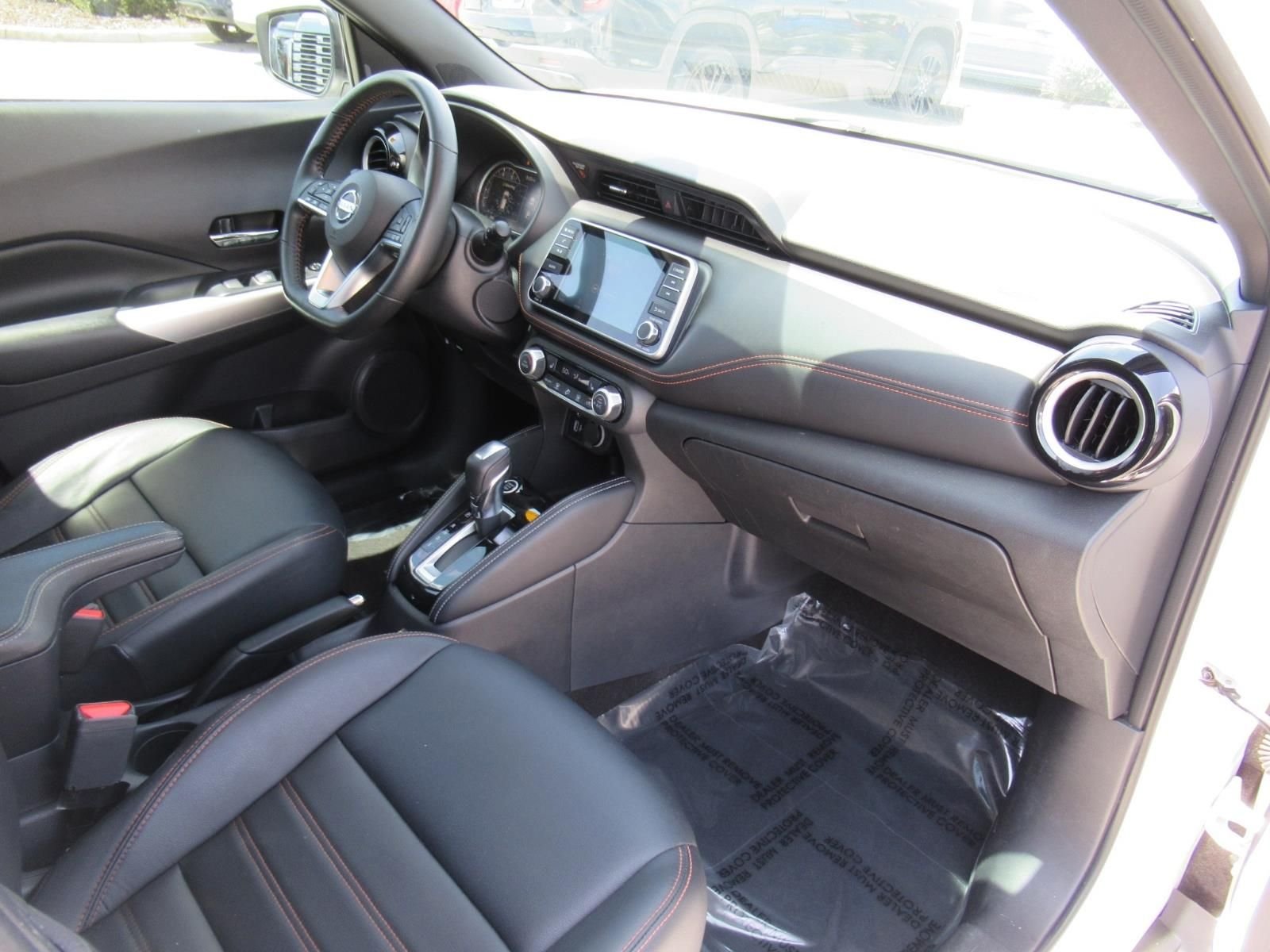 Used 2020 White Nissan SR image 12