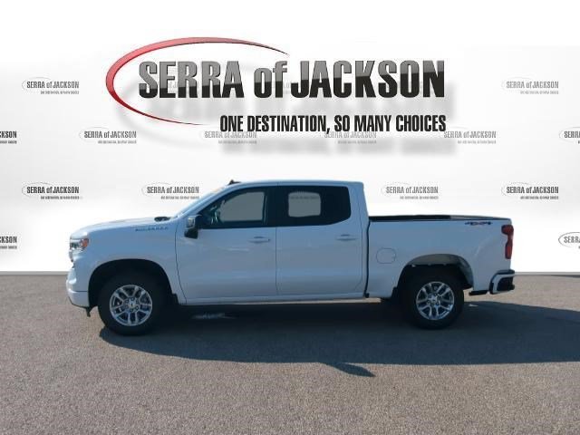 Used 2026 Summit White Chevrolet RST image 6