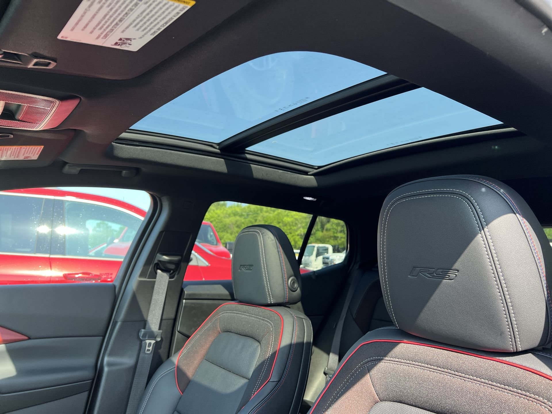 2025 Chevrolet Equinox EV RS - Photo 9