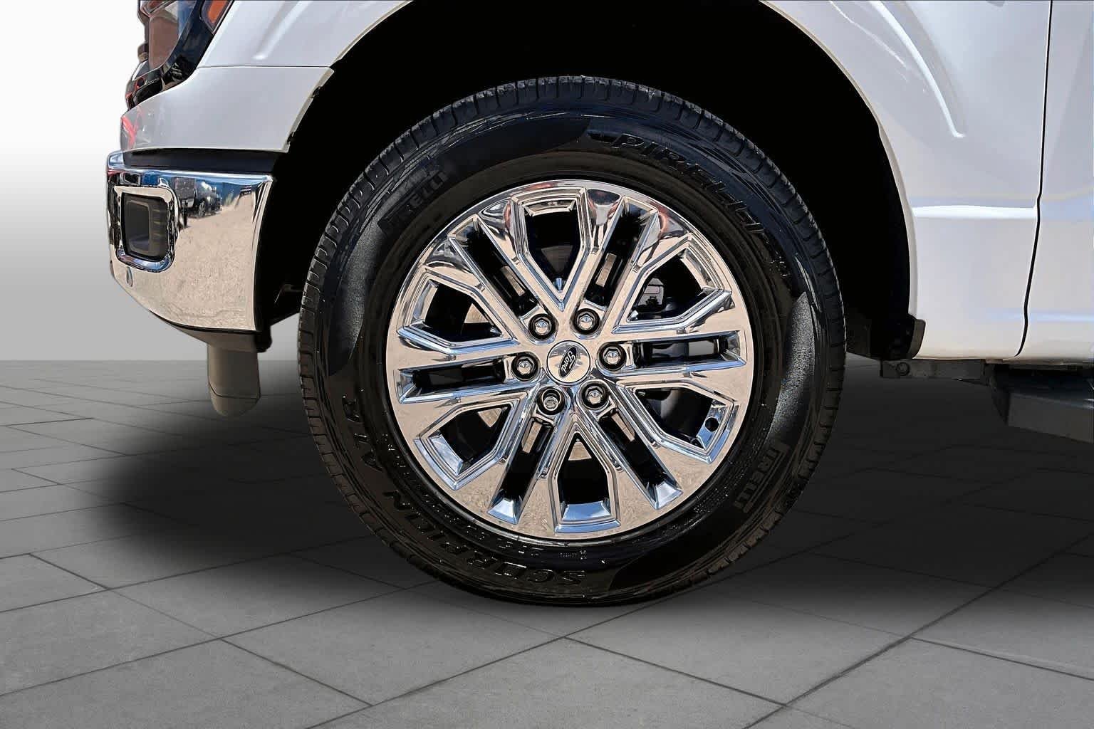 Used 2024 Oxford White Ford XLT image 10