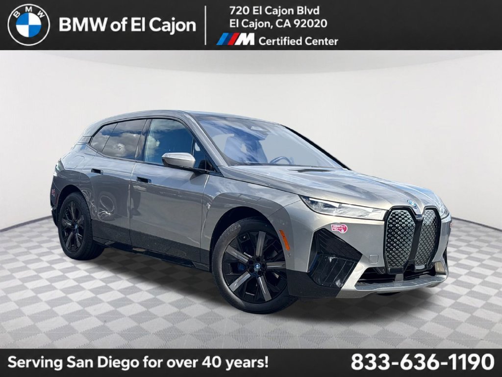 Used 2024 Gray BMW xDrive50 image 1