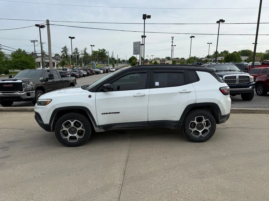 Used 2022 White Jeep Trailhawk image 9