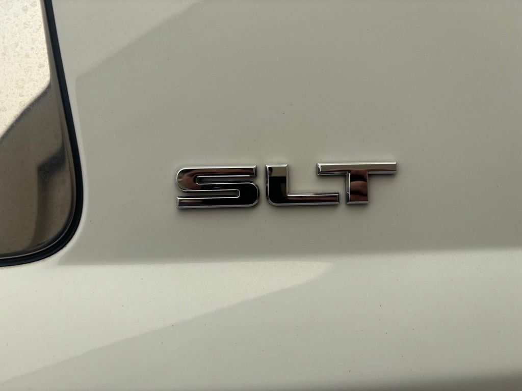 Used 2017 Summit White GMC SLT image 31
