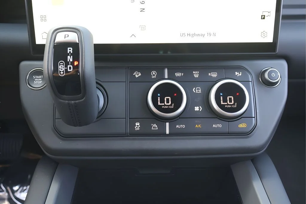New 2026 Fuji White Land Rover S image 25
