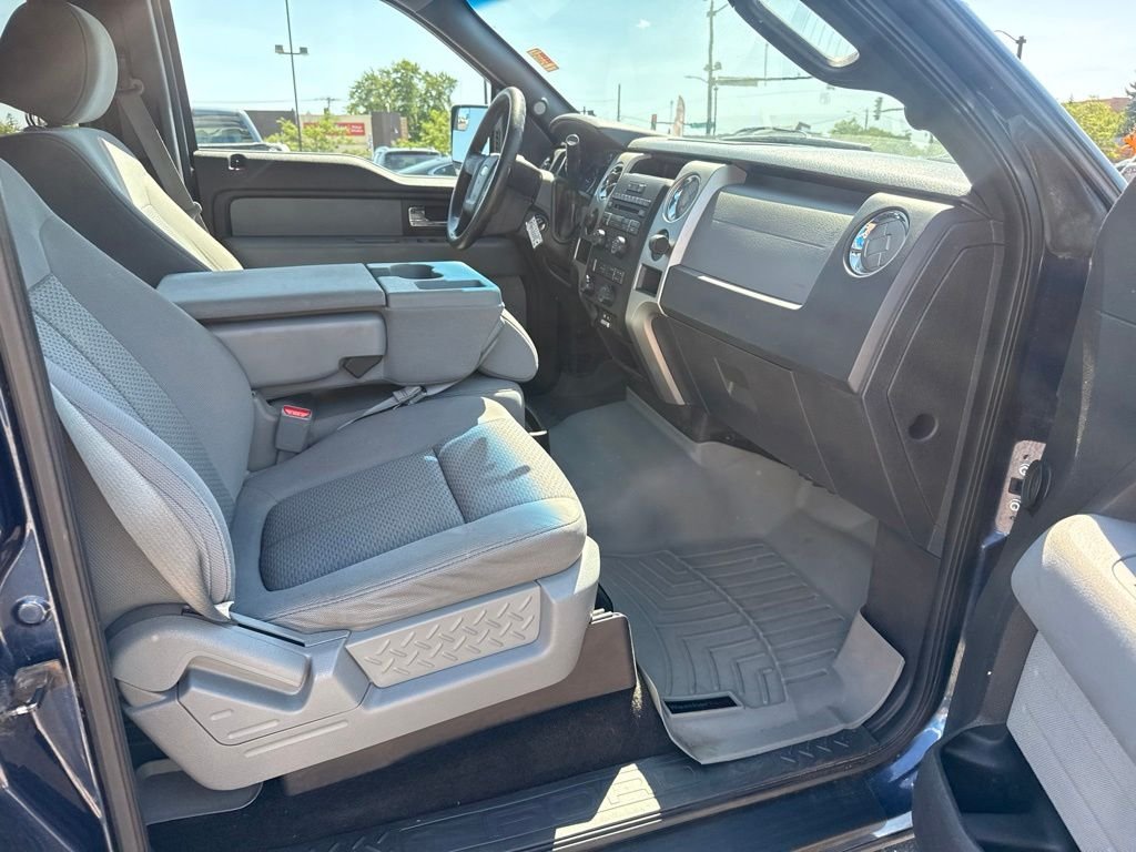 Used 2013 Blue Ford XLT image 37