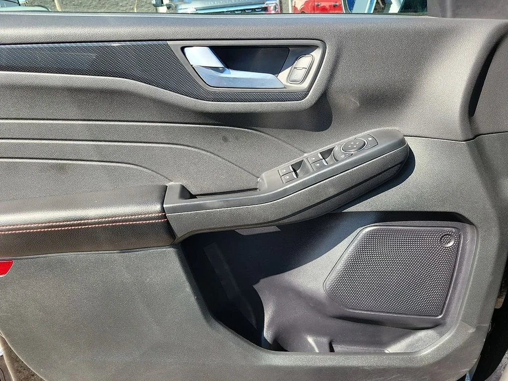 Used 2025 Black Metallic Ford ST-Line image 16